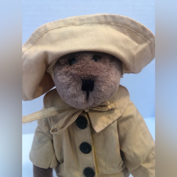 Boyd’s Bear 9” Bumbershoot Yellow Raincoat and Hat manufactured in 1999 - Picture 3 of 7